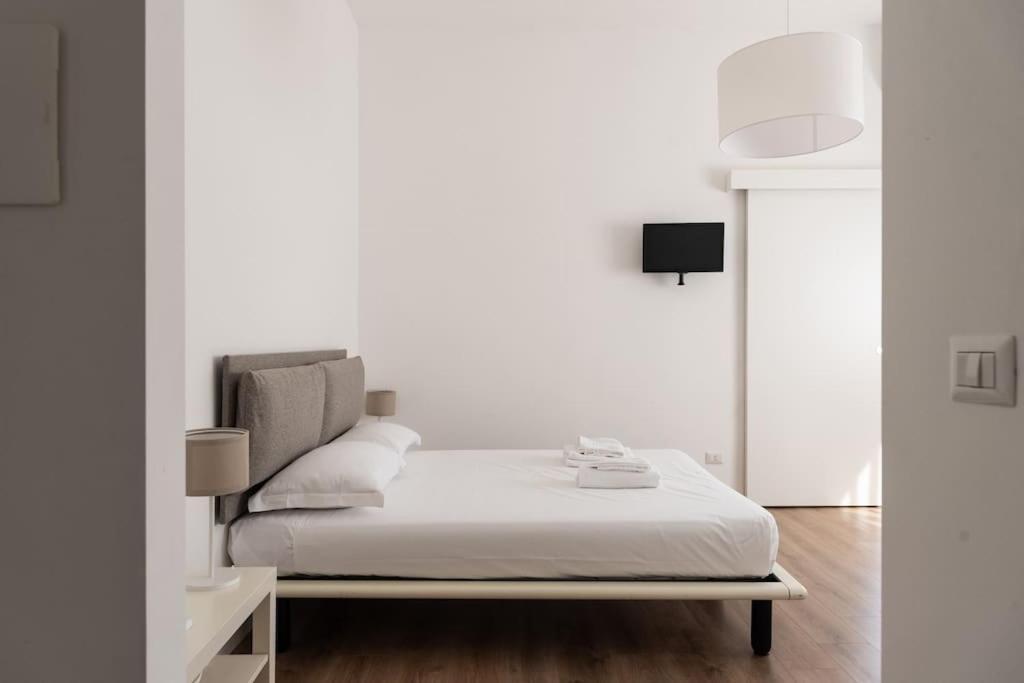 Youhosty - Garibaldi72, Milan